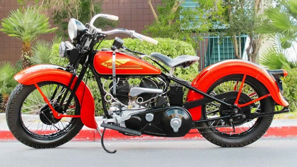 Harley-Davidson Flathead 2025 – Vintage Cruiser Style with 1200cc Power, Modern Tech & Digital Dashboard