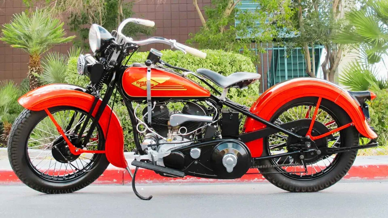 Harley-Davidson Flathead 2025 – Vintage Cruiser Style with 1200cc Power, Modern Tech & Digital Dashboard