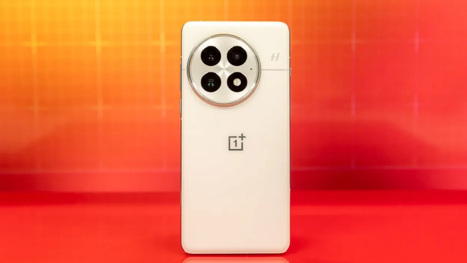 OnePlus 15 Leaked Image Reveals